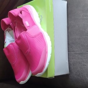 Women's Size 10 Easy Spirit Pink shoes